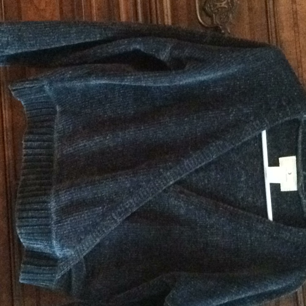Sweater - Picture 3 of 3